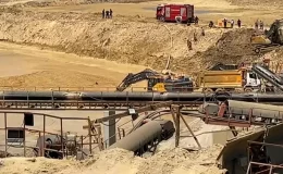 Çatalca’da kum ocağında göçük! İş makinesi operatörü balçık içinde kaldı